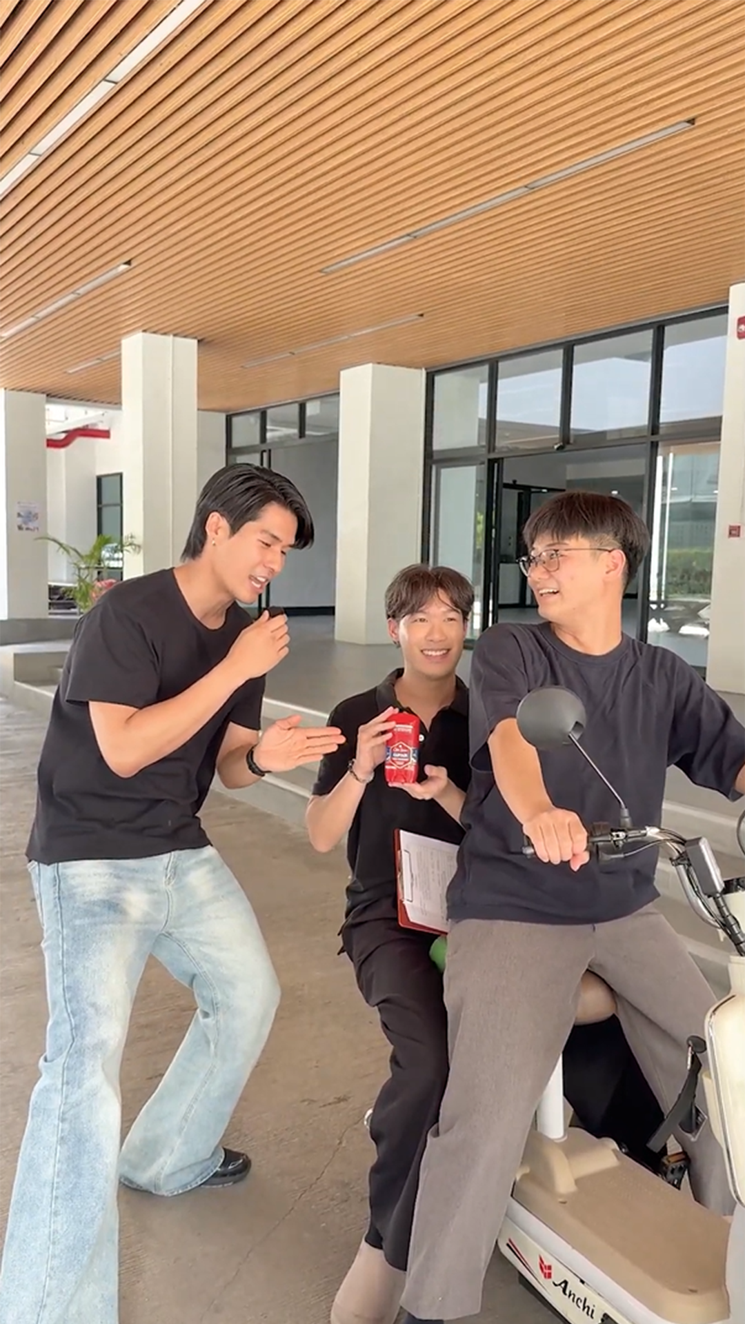 ภาพปกInterview3